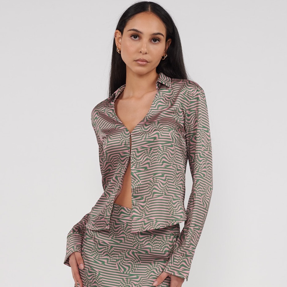 Recycled hook eye printed shirt